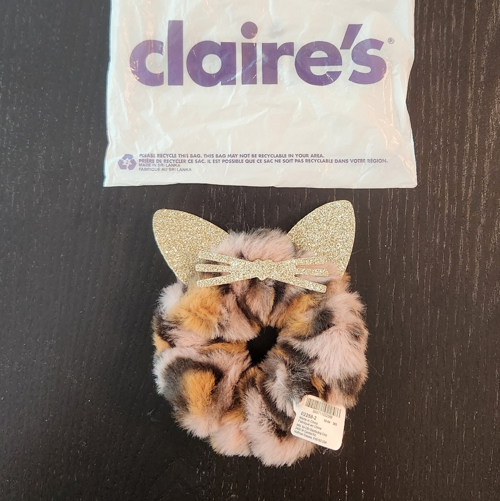 Free w/ Purchase • NWT Claire's Cat Scrunchie